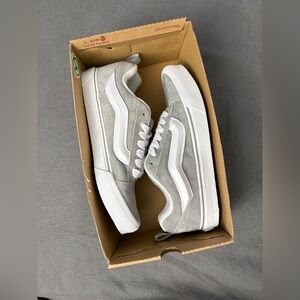 Vans Men's Sneakers in Gray and White